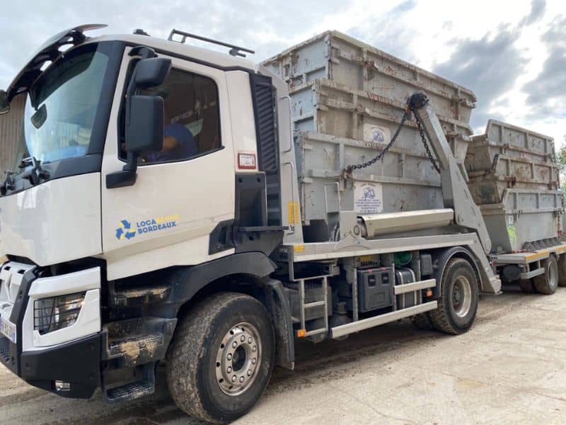 Camion et bennes Loca Benne Gironde livrés à Talence